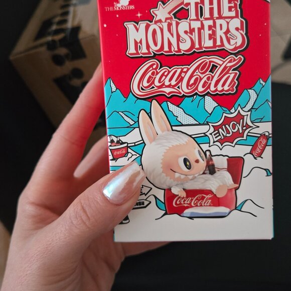 The monsters labubu cake toppers 100% authentic - Picture 2 of 4